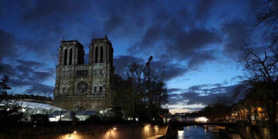 Küllerden doğan sanat: Notre Dame kapılarını yeniden açıyor 5